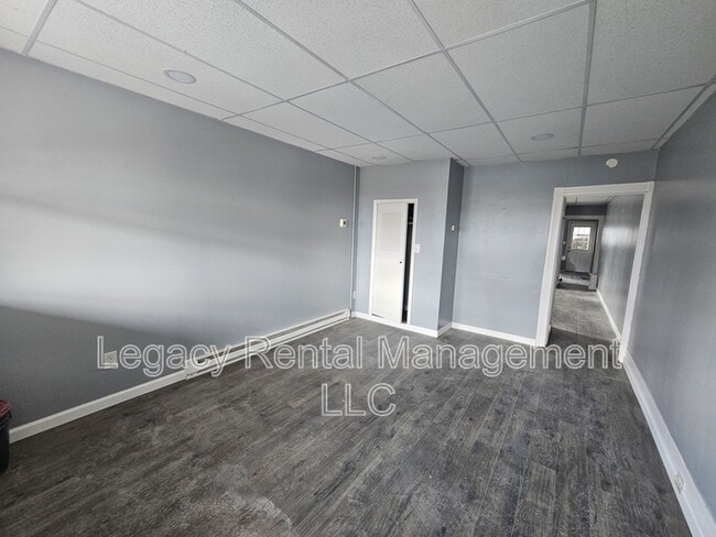 Building Photo - 620 Ridge St