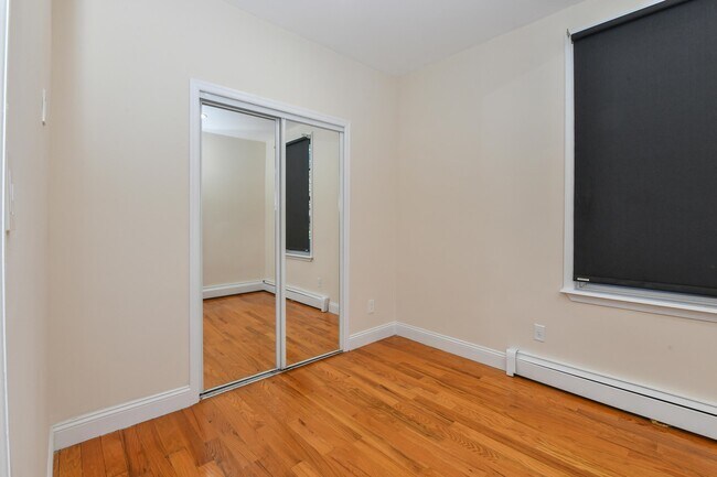 Building Photo - 1402 8th St