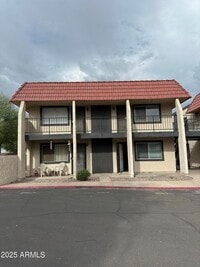 Building Photo - 700 W University Dr