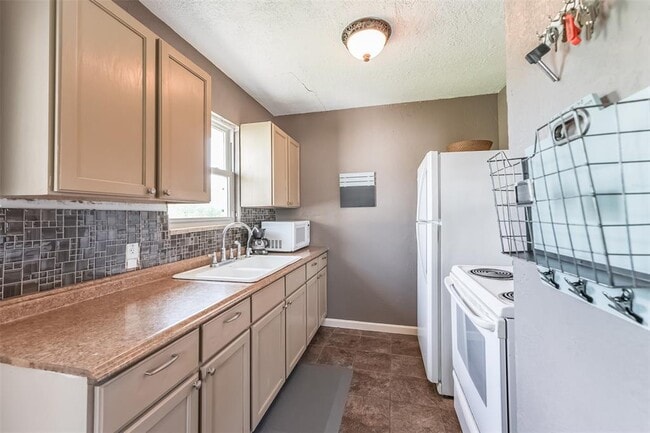 Building Photo - 8107 Tye Ln