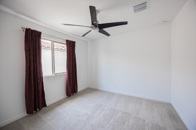Building Photo - 7412 W Gardenia Ave