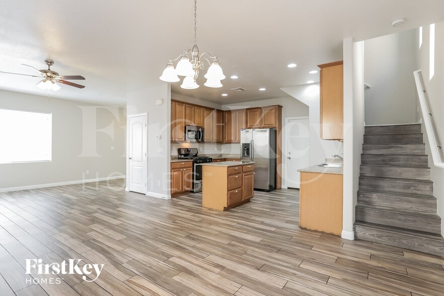 Building Photo - 9324 Euphoria Rose Ave