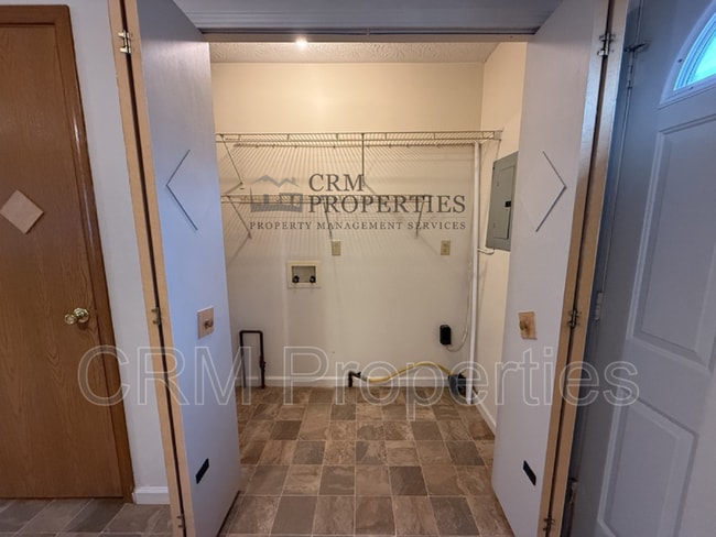 Building Photo - 1908 N Apperson Way