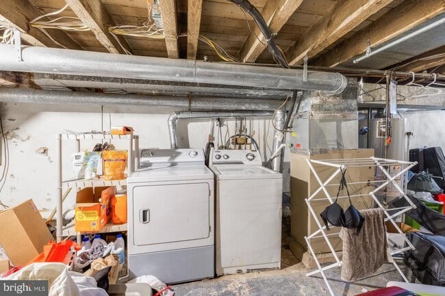 Building Photo - 824 N Judson St