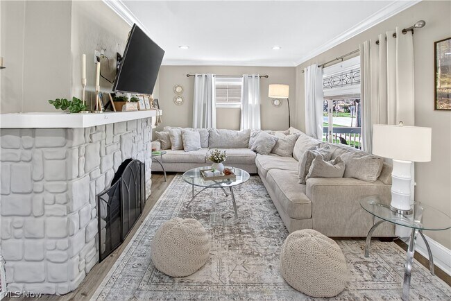 Building Photo - 10903 Parkhurst Dr