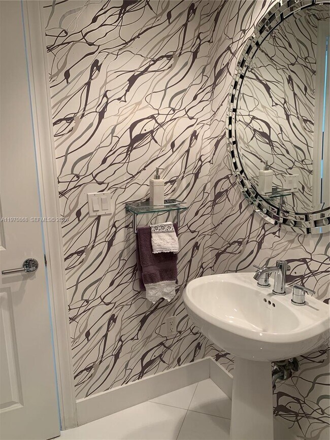 Building Photo - 1 N Ocean Blvd