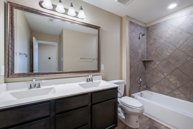 Building Photo - APPLICATION RECEIVED        4 Bedroom 2.5 Bath Ready for Move-in