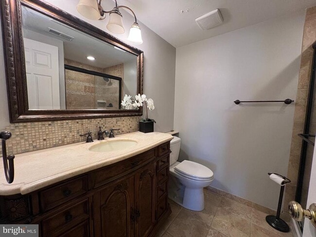 Building Photo - 1701 Mountainview Dr