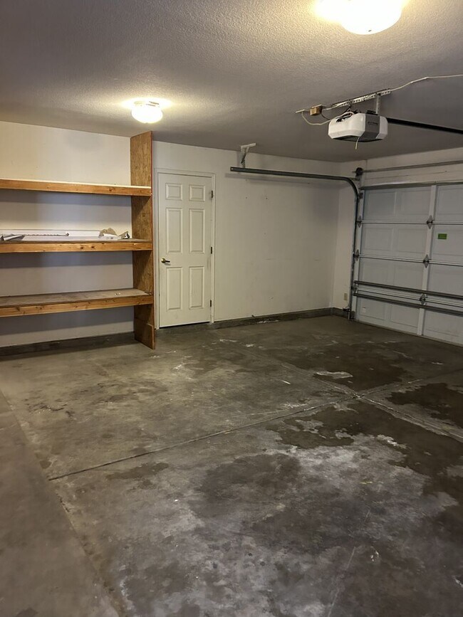 Building Photo - Unfurnished single story home in Villa Santa Rita Best Kept Secret.