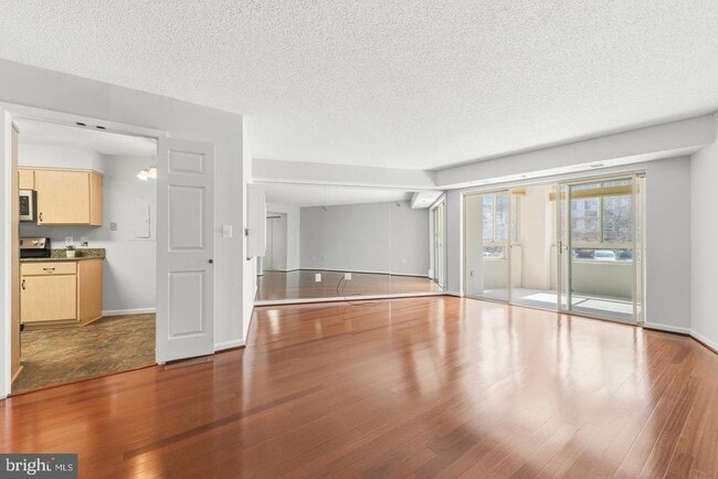Building Photo - 14801 Pennfield Cir