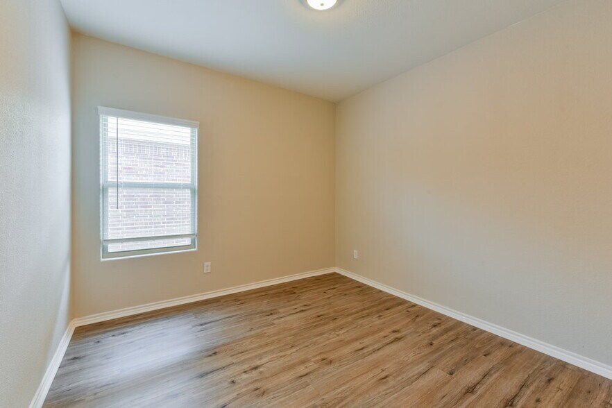 Building Photo - 1732 Jacona Trail