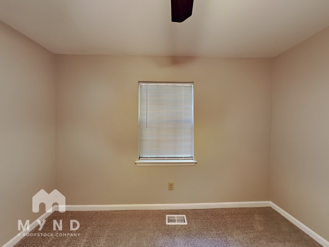 Building Photo - 4020 Hudson Dr