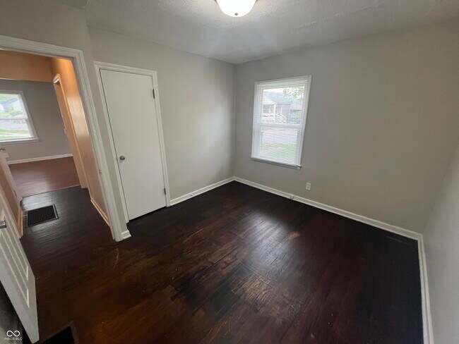 Building Photo - 5322 E 19th Pl