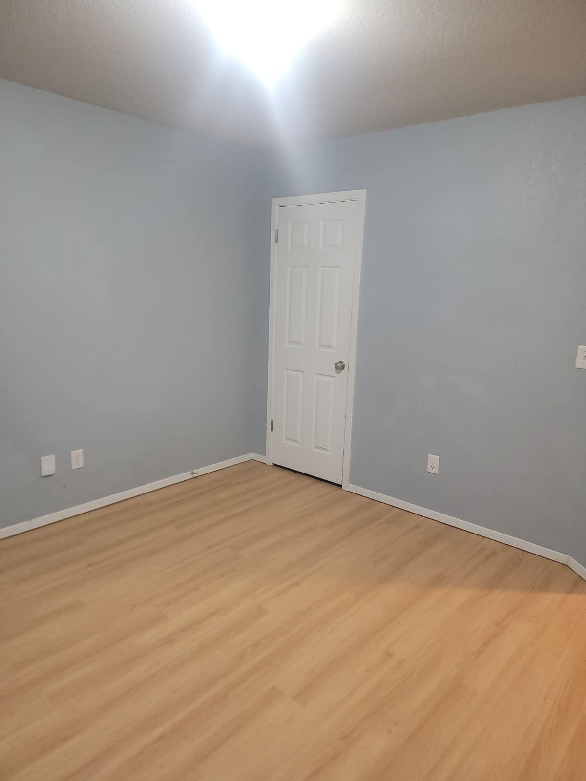 Building Photo - 904 SW Green World St