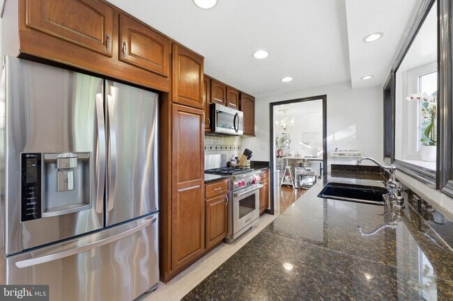 Building Photo - 15730 Vista Dr