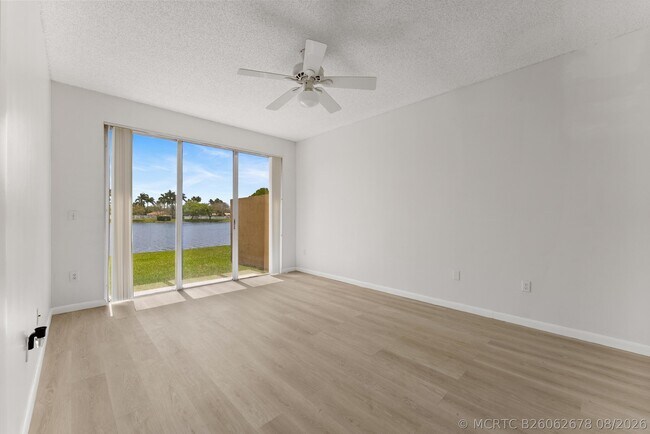 Building Photo - 15350 NW 6th Ct