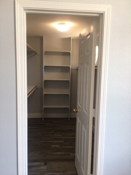 Building Photo - 8669 Gossamer Way
