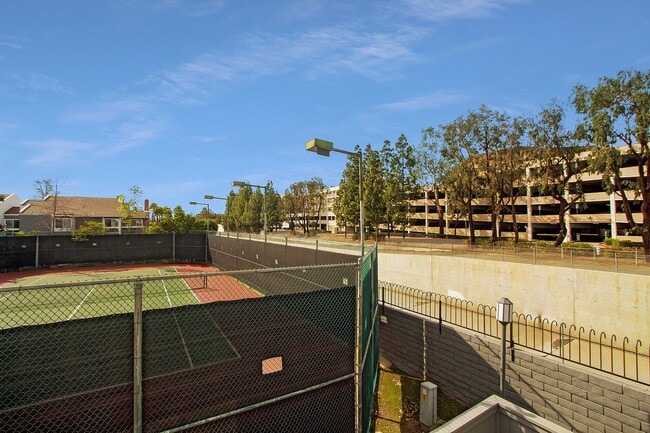 Building Photo - Renovated Townhome | Amazing South Coast Metro Costa Mesa Location