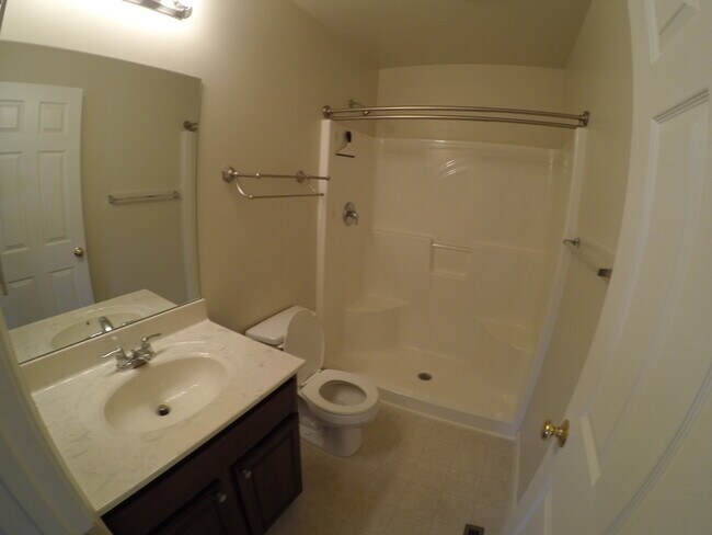 Building Photo - 2123 Quail Hollow Dr