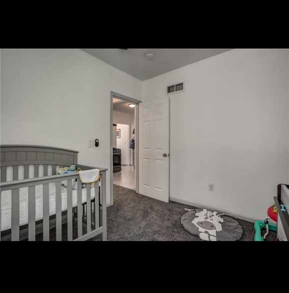 Building Photo - 4031 Tracy Ave