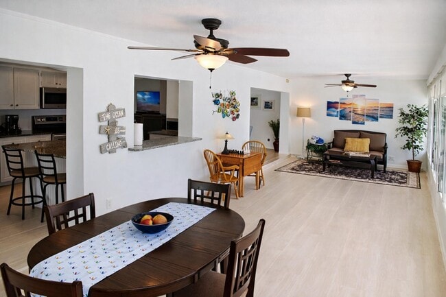 Building Photo - 2066 5th Ct SE