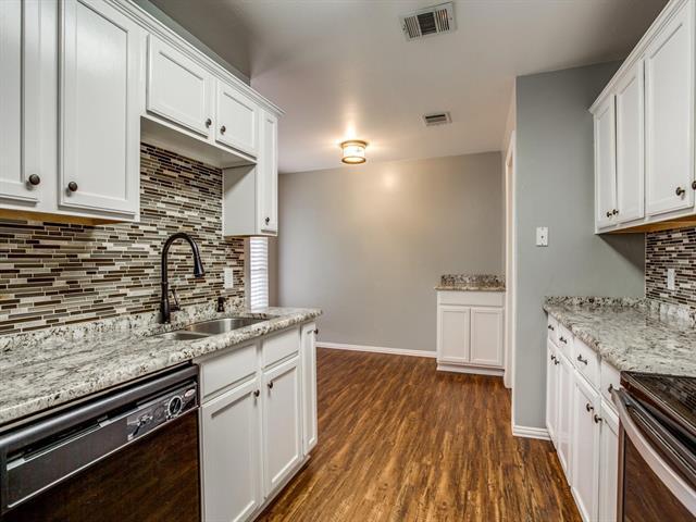 Building Photo - 129 Lipan St