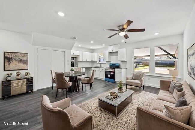 Building Photo - 2320 Wavell St