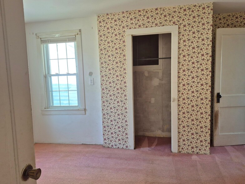 Building Photo - 7489 Jefferson St