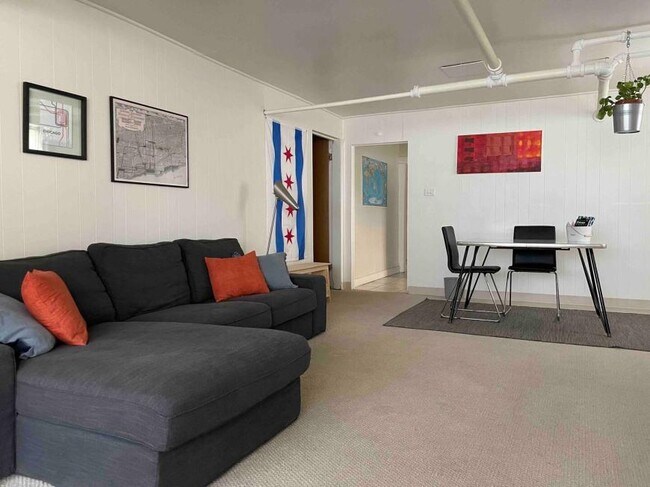 Building Photo - 1 bedroom in Chicago IL 60618