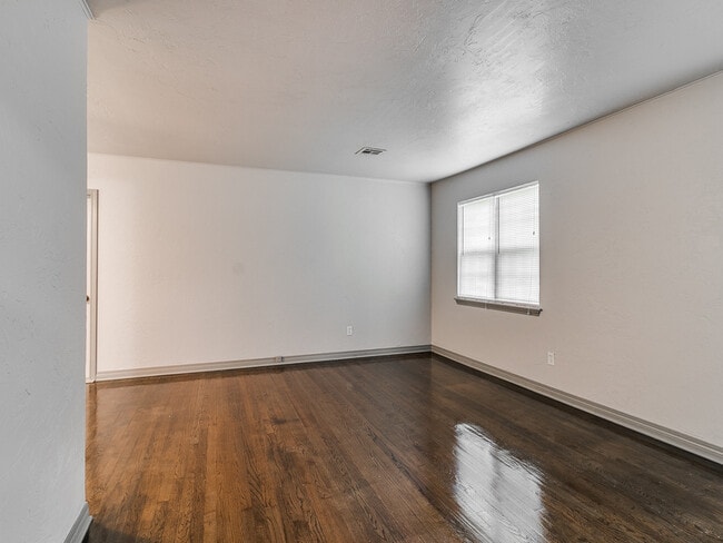 Building Photo - 3816 NW 20th St