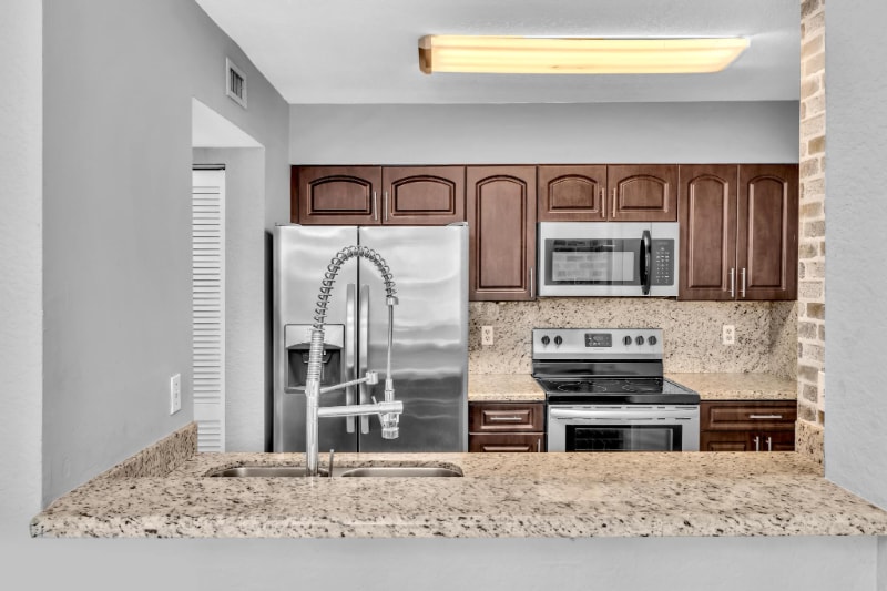 Building Photo - 2803 N Oakland Forest Dr