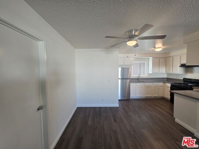 Building Photo - 11716 Oxford Ave