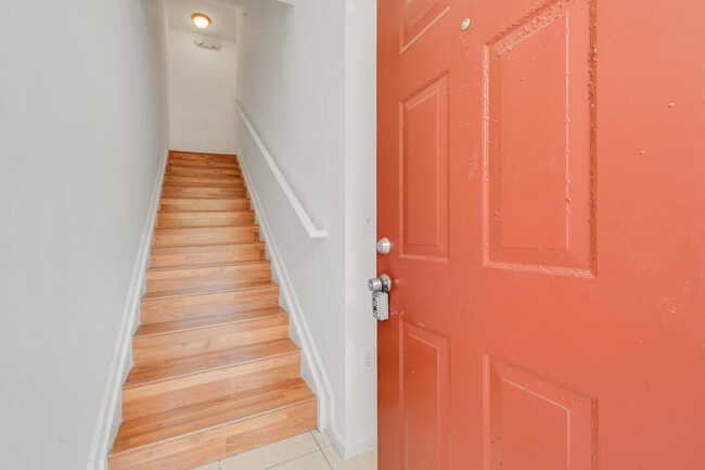 Building Photo - 175 Galicia Way