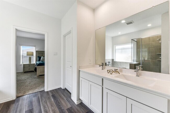 Building Photo - 4985 Blue Beetle Rdg Dr