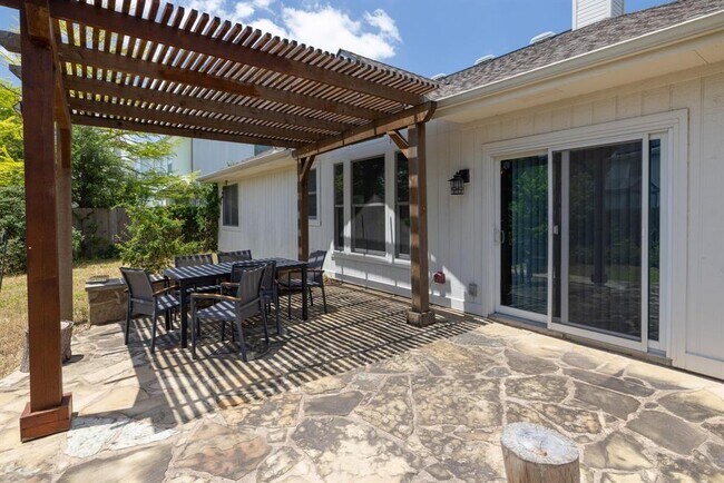 Building Photo - 17007 Copperhead Dr