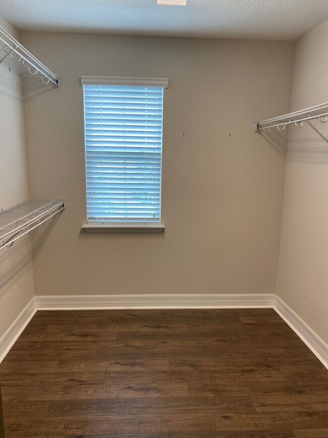 Building Photo - 1061 Clifton Springs Ln