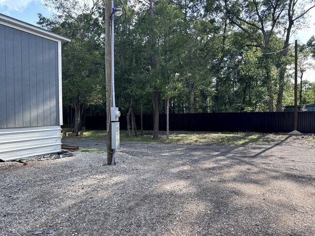 Building Photo - 25 County Rd 3893 W