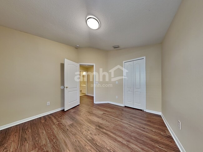 Building Photo - 18131 Birdwater Dr