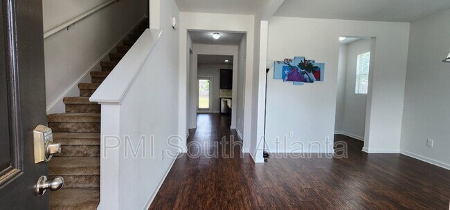Building Photo - 633 Amrose Way