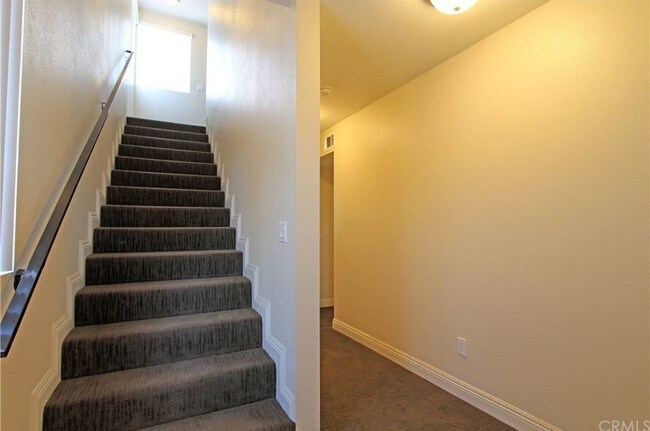 Building Photo - 343 E 37th St