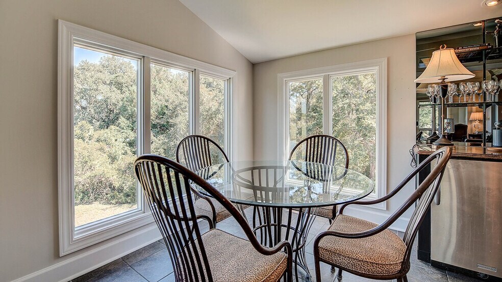 Building Photo - 752 Collins Meadow Dr