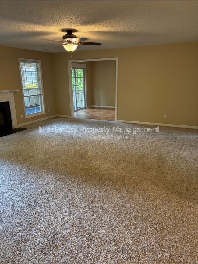 Building Photo - 1401 Ravensthorpe Dr