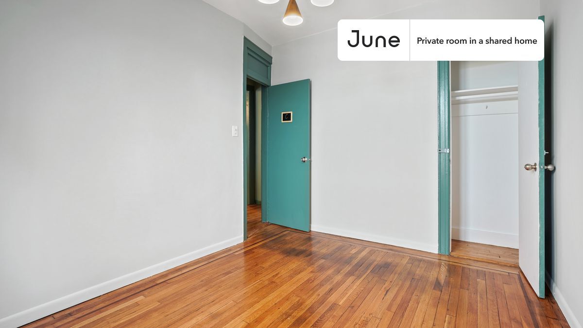 Building Photo - Room in Shared 4 bed/1 bath home