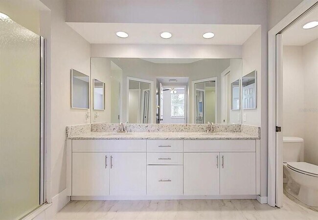 Building Photo - 960 Starkey Rd