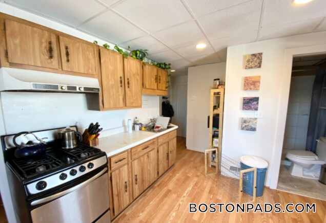 Building Photo - 105 Buttonwood St
