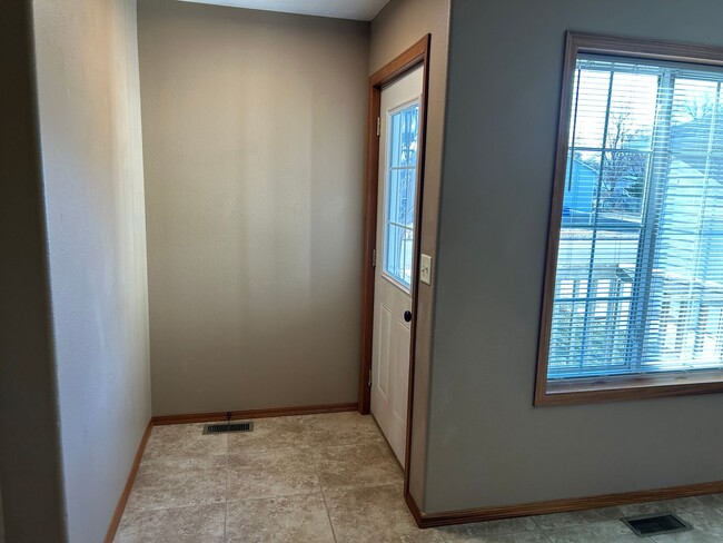 Building Photo - Spacious West Side Gem with Modern Comforts and Endless Possibilities!