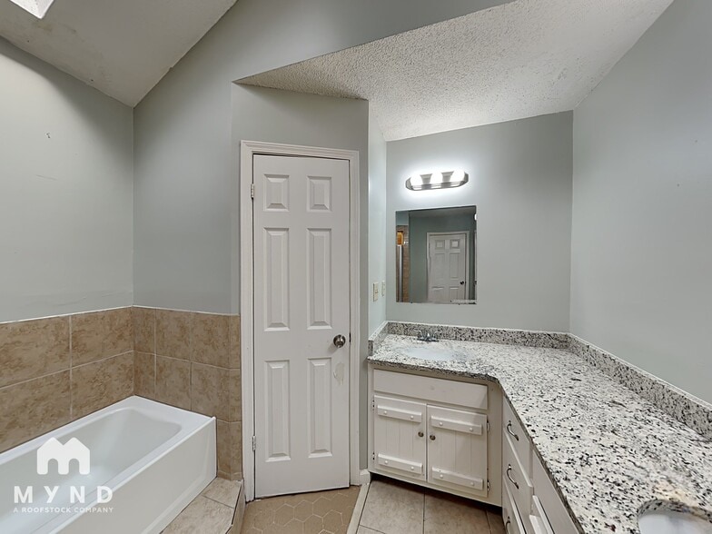 Building Photo - 6514 Cherry Bark Dr