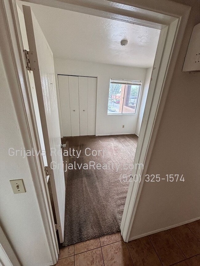 Building Photo - Beautiful 2 Bedroom, 2 Bath Condo for Rent...