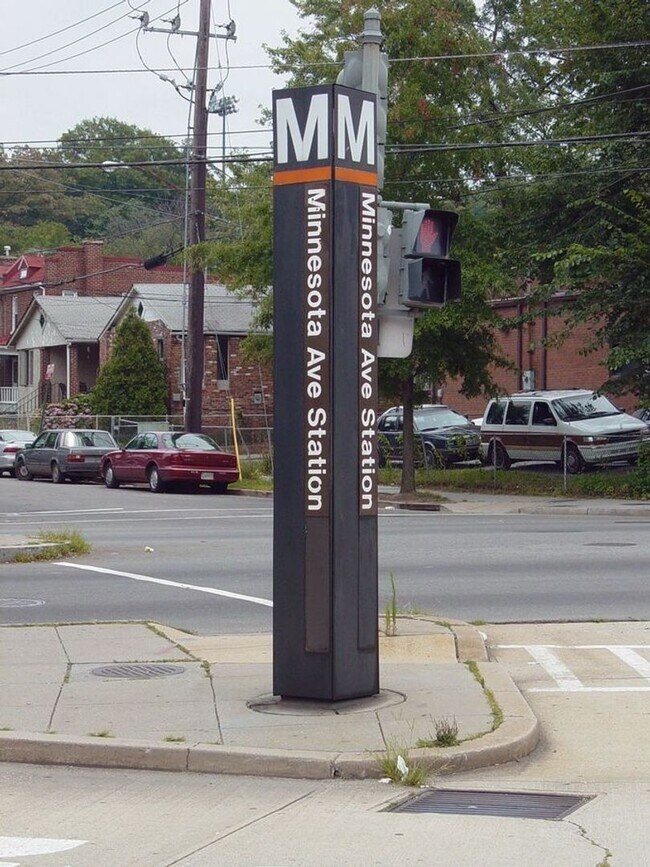 Building Photo - Beautiful Benning 3 Bedroom Renovated Bungalow Home with Yard, Parking, W/D.