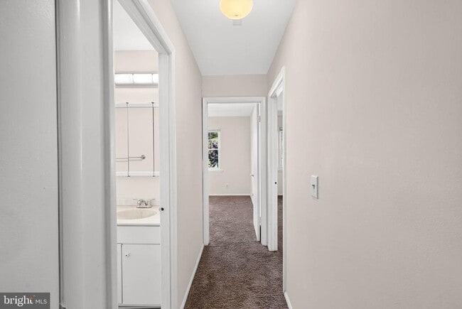 Building Photo - 107 Donzen Dr